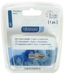 Adapter F-Short w przezroczystym plastikowym opakowaniu, niebieskie i białe tło.