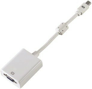 Biała przejściówka HDMI na USB-C. Posiada prostokątną obudowę i kabel ze złączem USB-C.