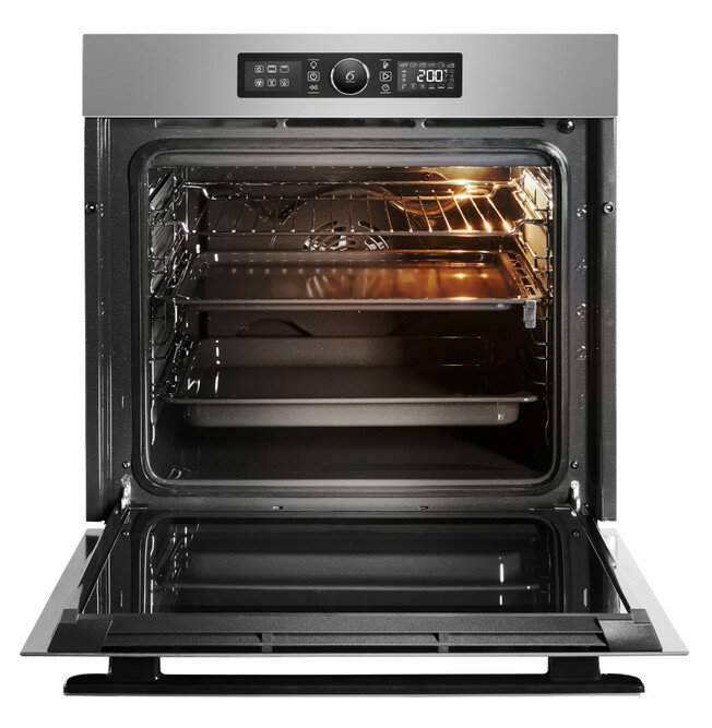 Biały piekarnik w zabudowie z otwartymi drzwiami, pokazujący wnętrze.