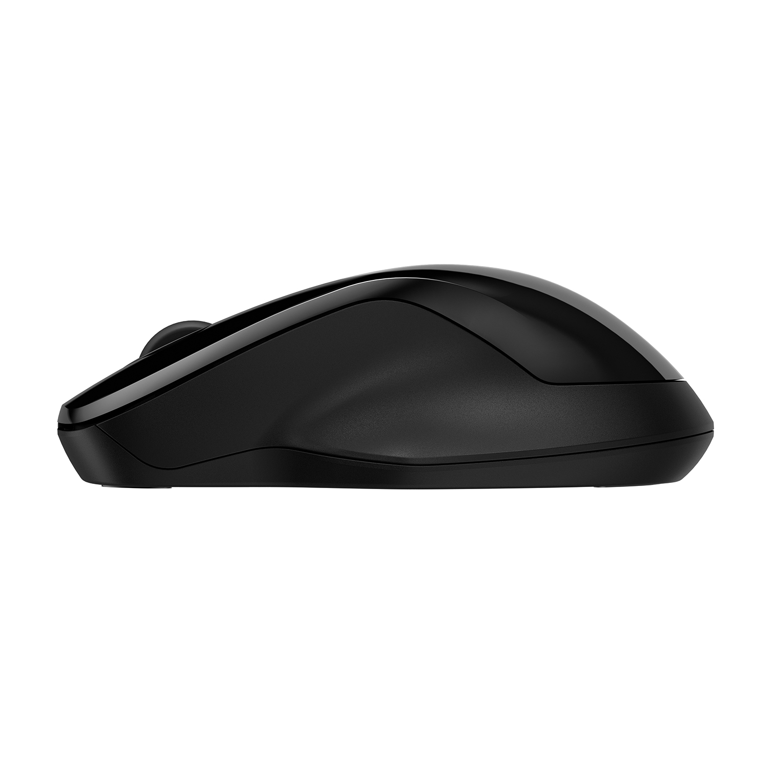Mouse nero per computer su una superficie bianca. Il mouse è visto lateralmente.