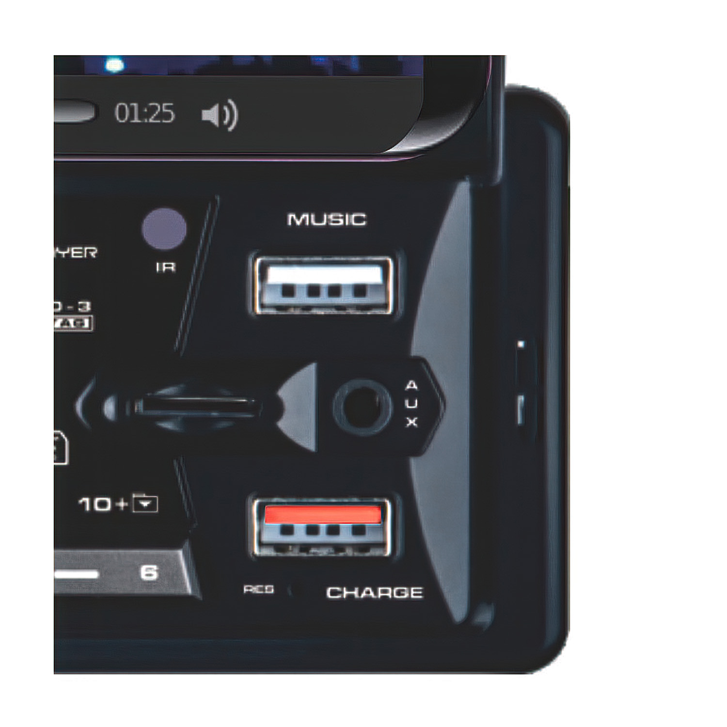Primo piano di un'autoradio con porte USB e AUX.