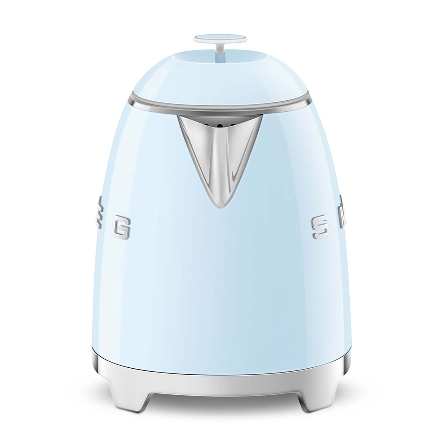 Bollitore Smeg blu su una superficie bianca. Il bollitore è azzurro.