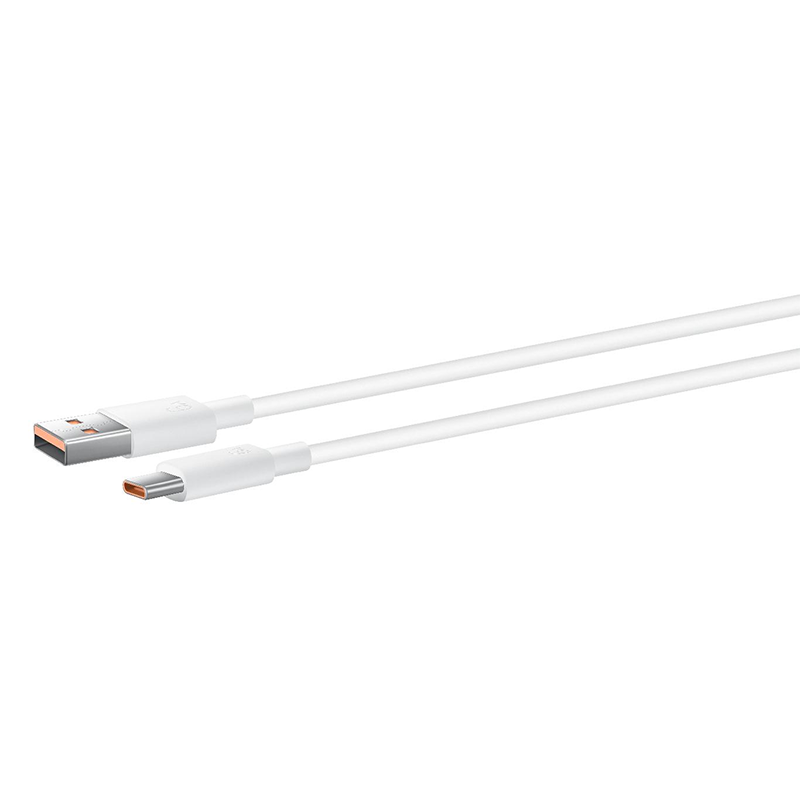 Egy fehér USB-C kábel. Az USB vége ezüst, a USB-C vége fehér.