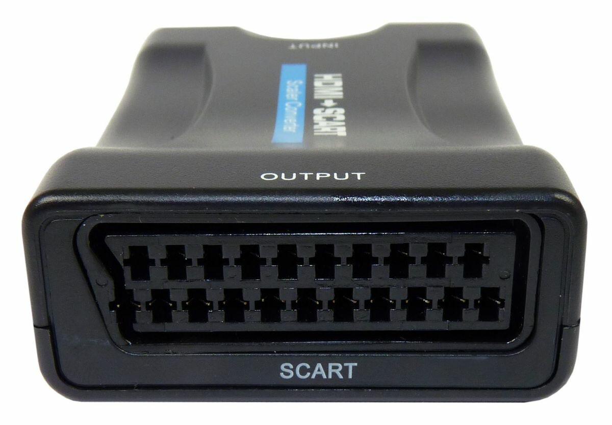 Czarny konwerter HDMI na SCART z widocznymi portami wejściowymi i wyjściowymi.