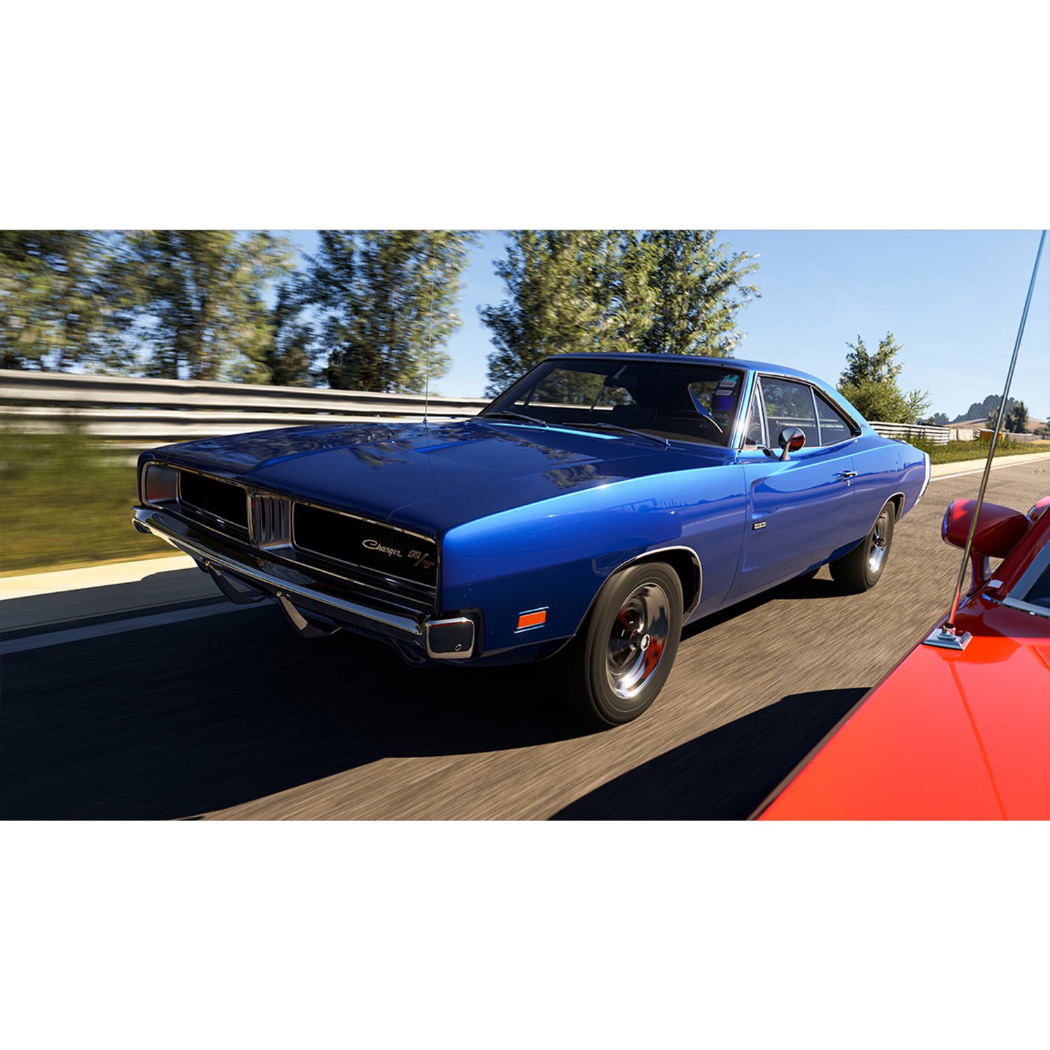 Een blauwe Dodge Charger die op een baan racet, met een andere rode auto zichtbaar.