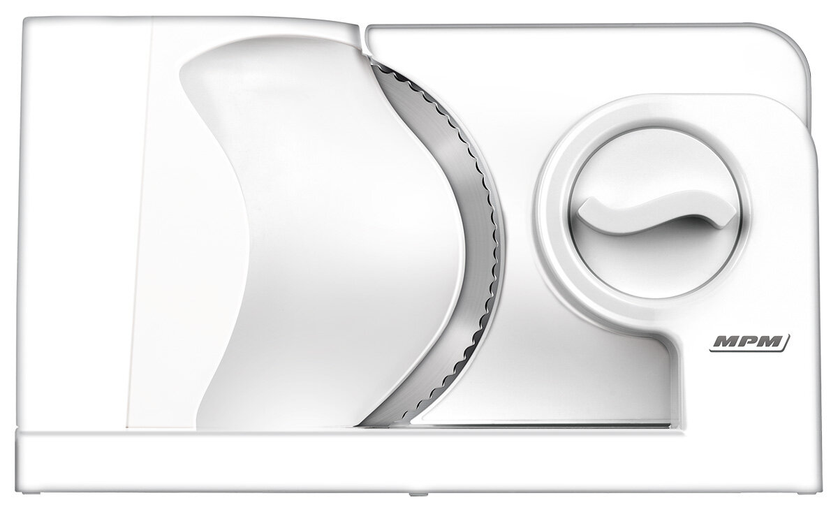 Biała krajalnica do żywności z ząbkowanym ostrzem i pokrętłem regulacji.