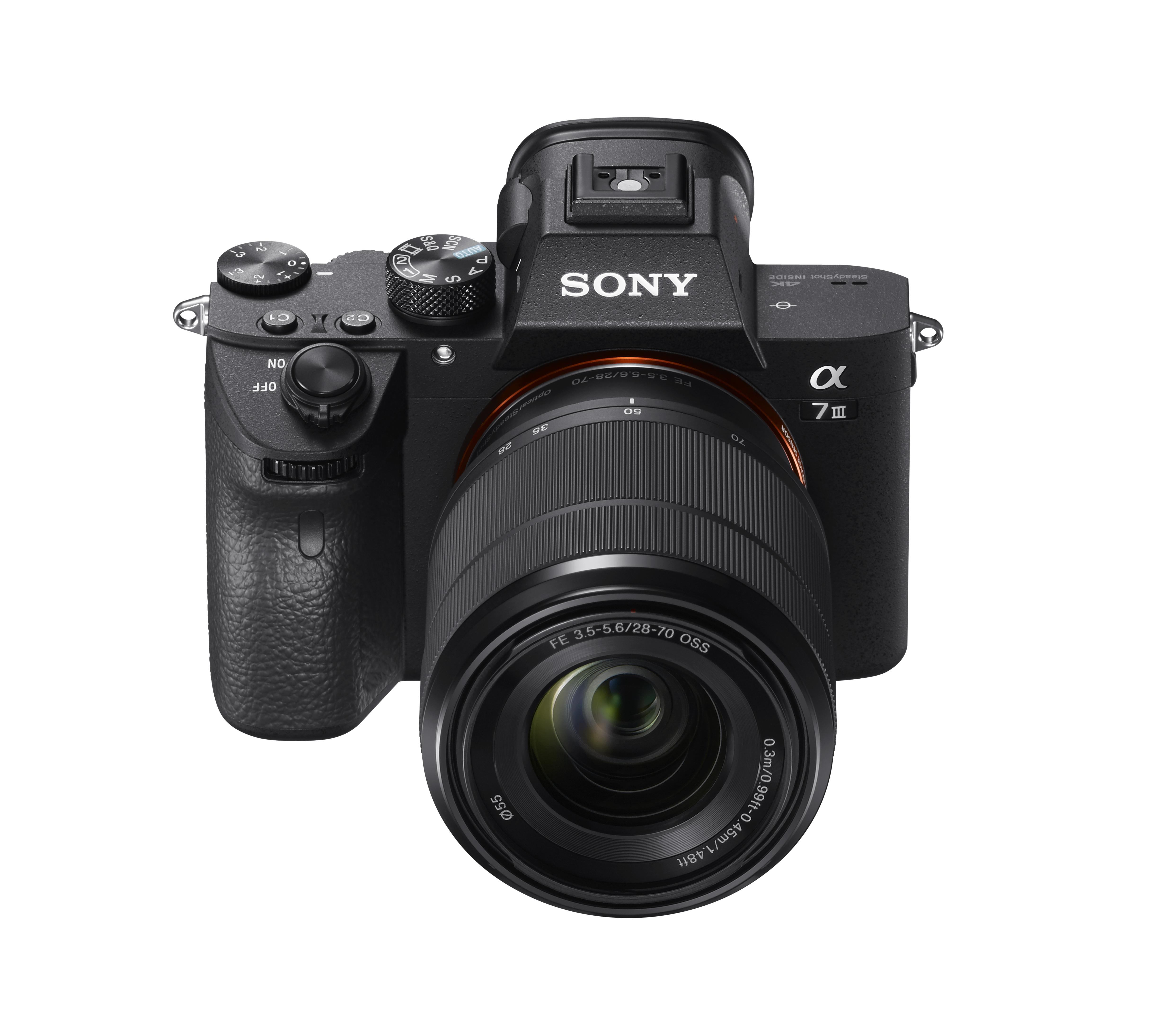 Eine schwarze Sony Alpha 7 III Kamera mit Objektiv.