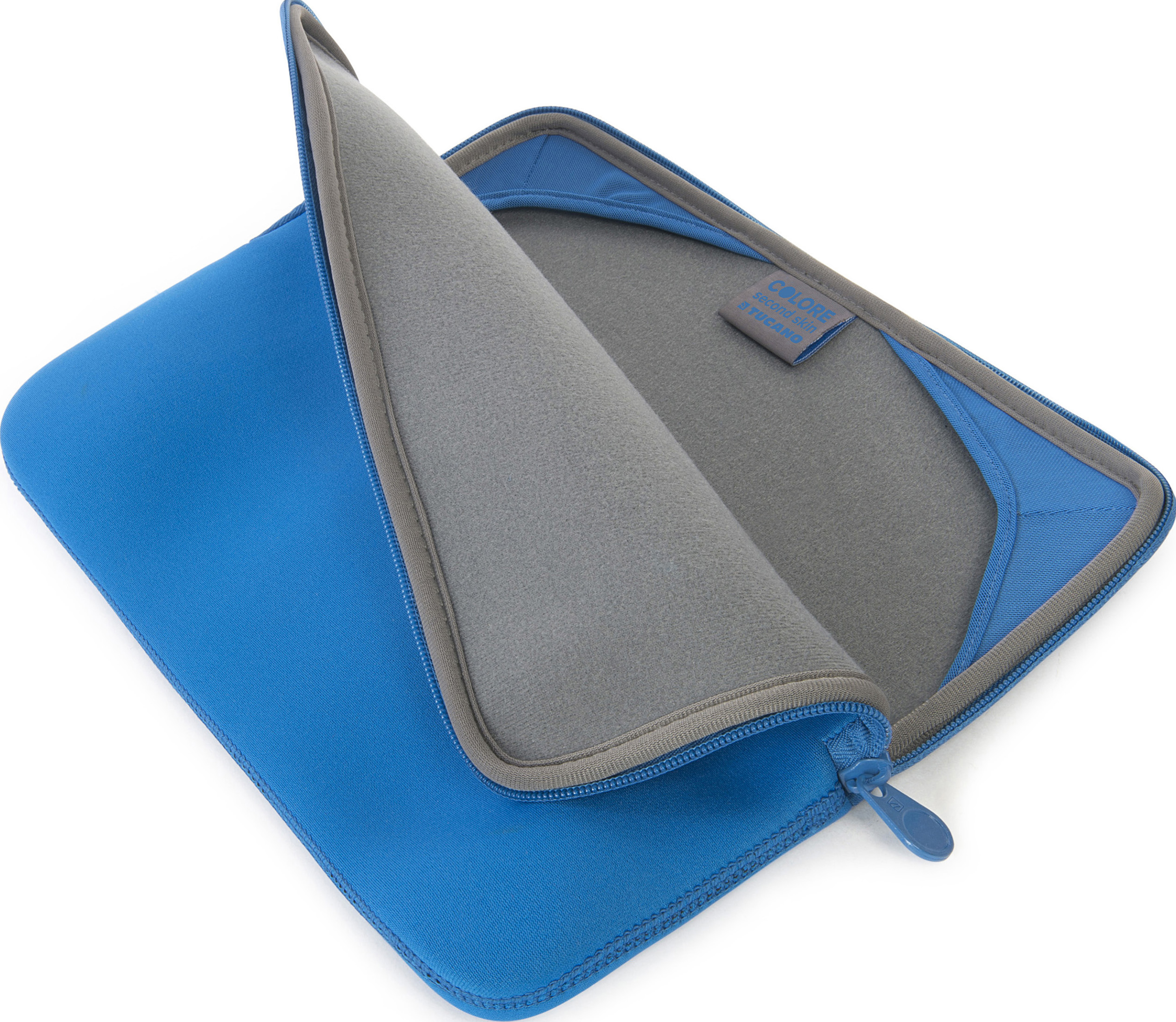 Blaue Laptop-Hülle, geöffnet, um einen grauen, gepolsterten Innenraum zu zeigen. Ein Reißverschluss ist seitlich.