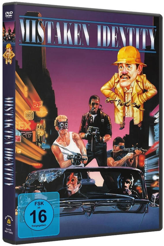 DVD-Cover für "Mistaken Identity". Leute in einem Auto, ein Mann mit Helm.