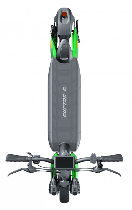 Widok z góry zielonego skutera elektrycznego z szarą platformą i kierownicą.