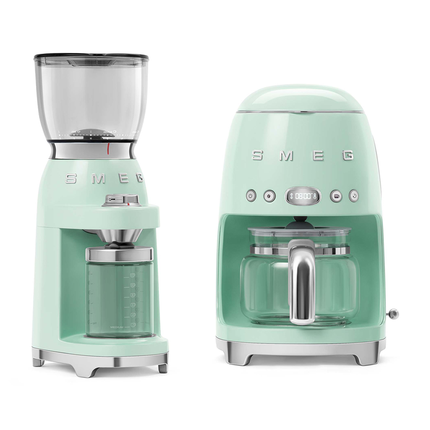 Set SMEG verde menta, caffettiera e macinacaffè su sfondo bianco. Entrambi gli elettrodomestici sono visibili.