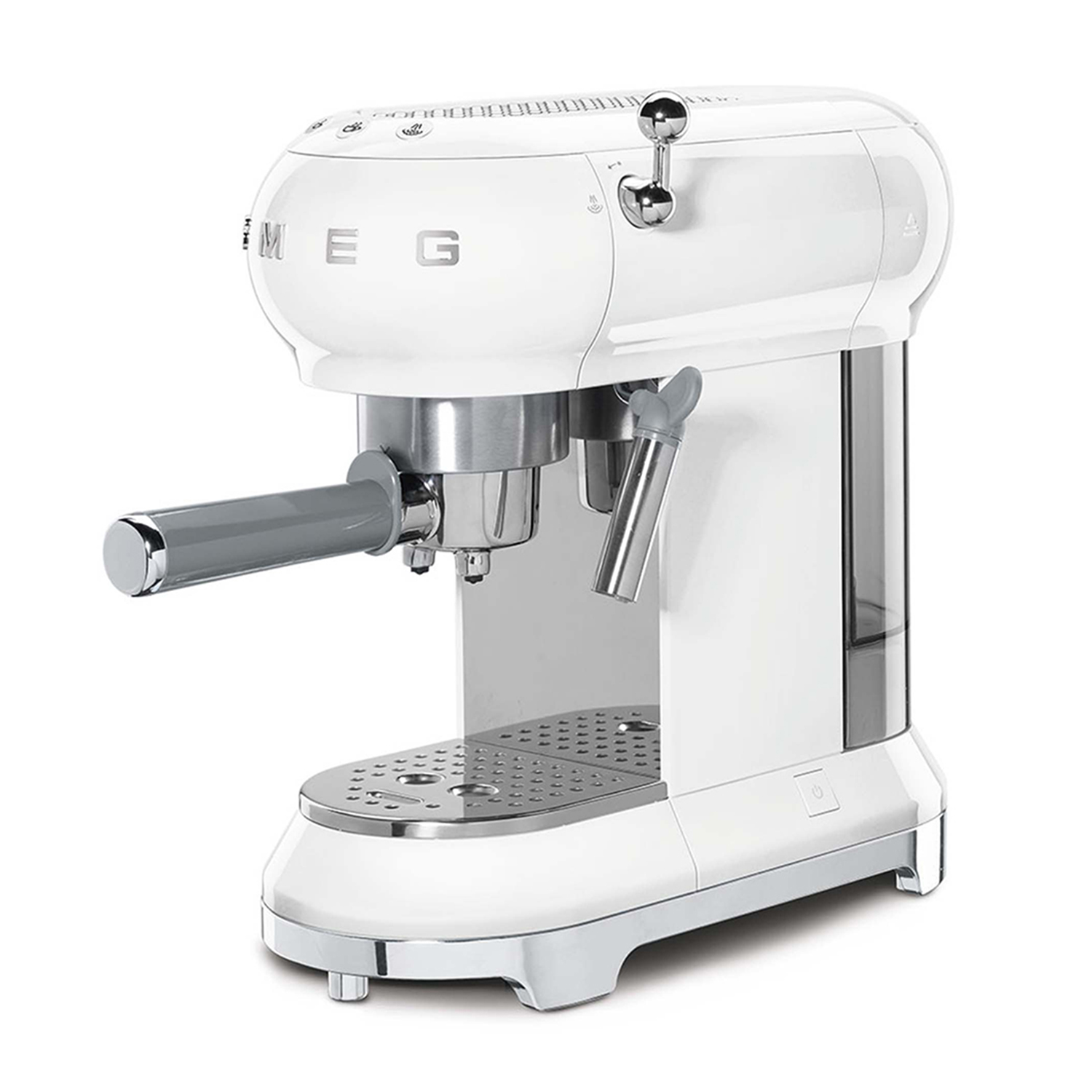 Macchina per espresso Smeg bianca con dettagli cromati. Ha un portafiltro e un serbatoio dell'acqua.