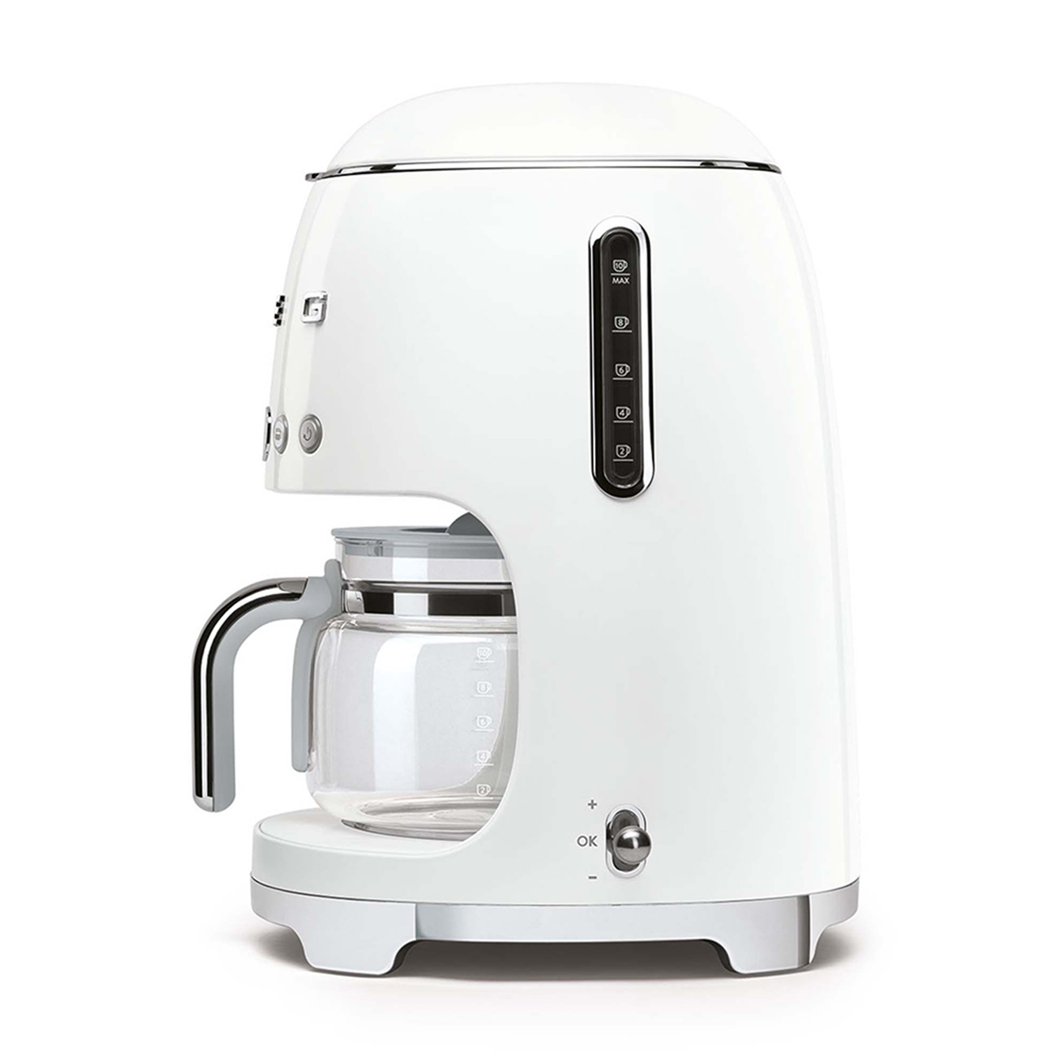 Macchina per caffè bianca con caraffa in vetro e display digitale.