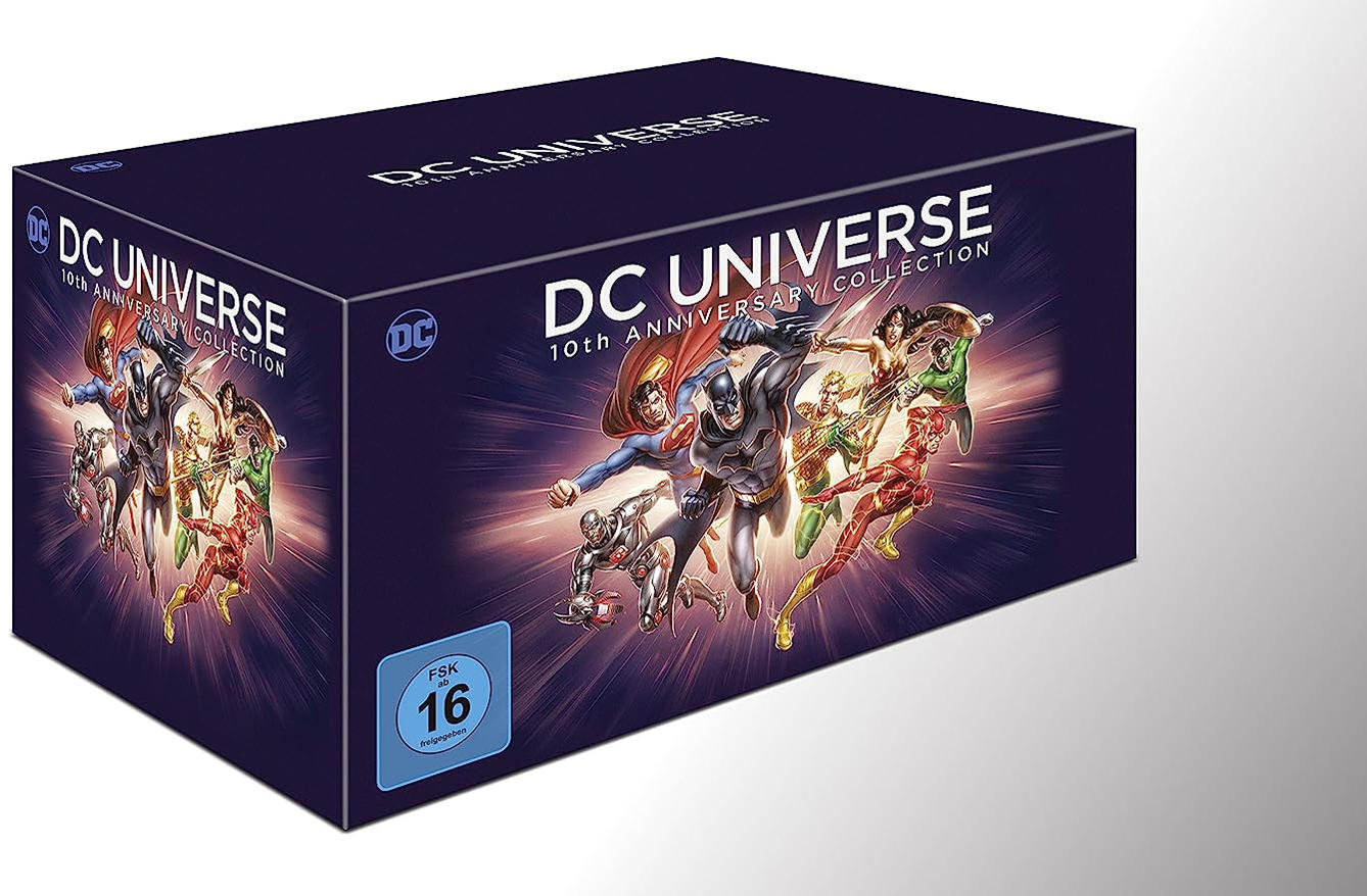 DC Universe Box-Set mit verschiedenen Superhelden-Illustrationen. Text enthält DC Universe und 10th Anniversary.