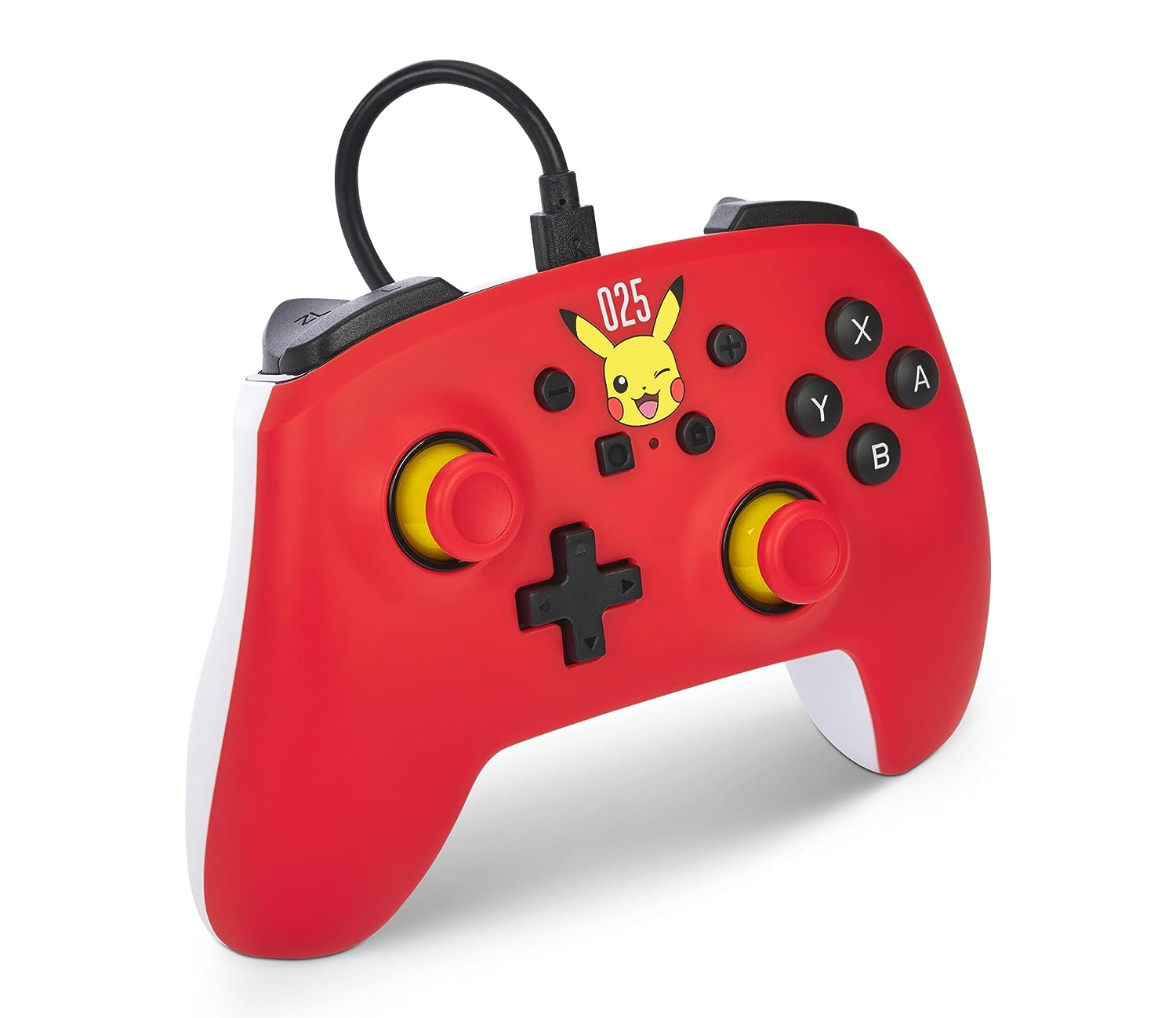 Un controlador Nintendo Switch Pro rojo con diseño de Pikachu, botones y cable.