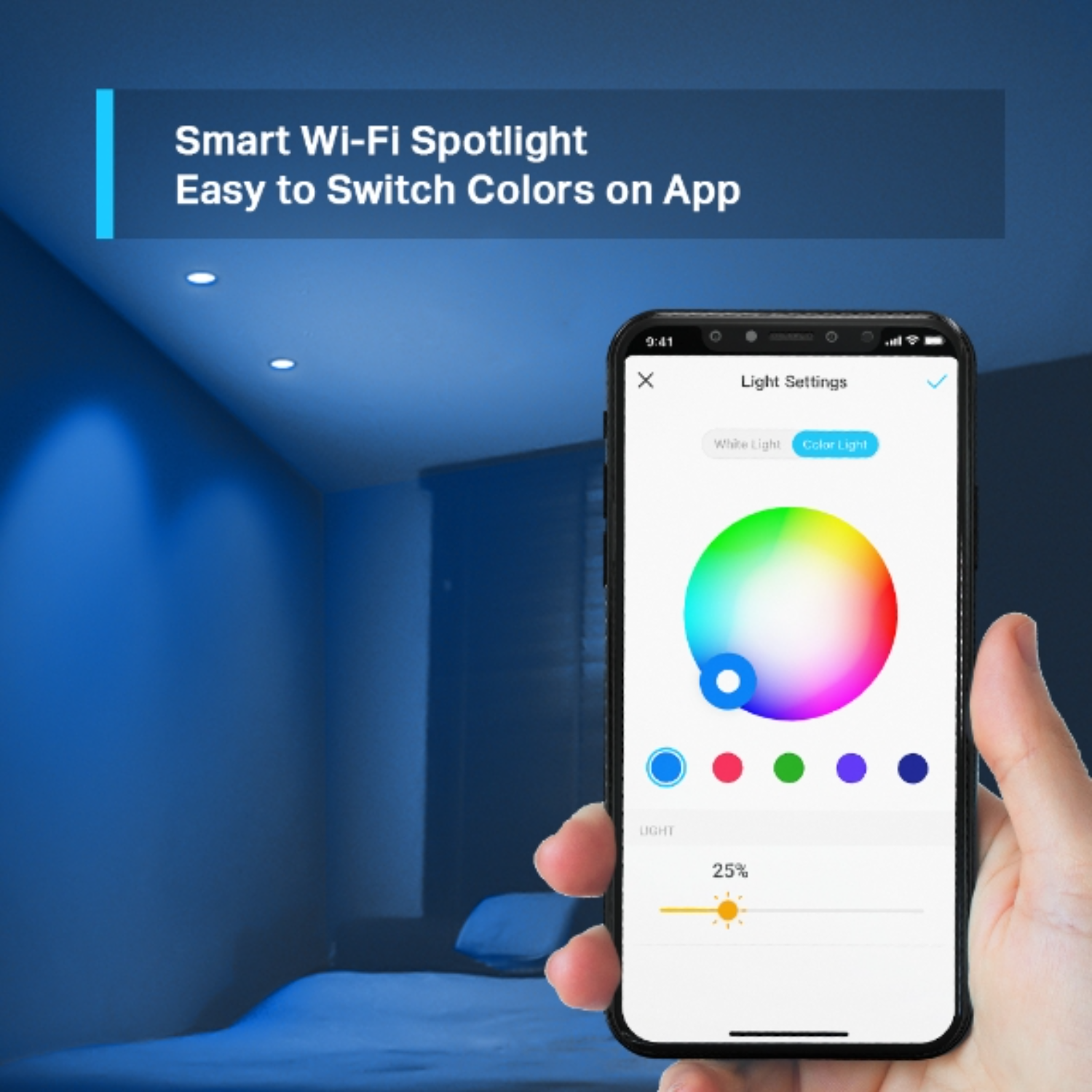 Een persoon houdt een telefoon vast met een kleurenwiel-app in een blauwe kamer.