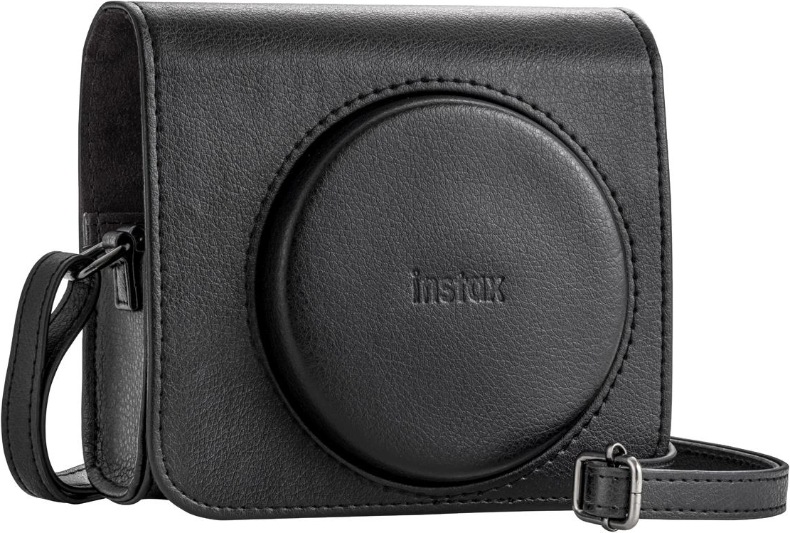 Schwarze Instax Kameratasche mit Trageriemen. Die Tasche ist quadratisch.