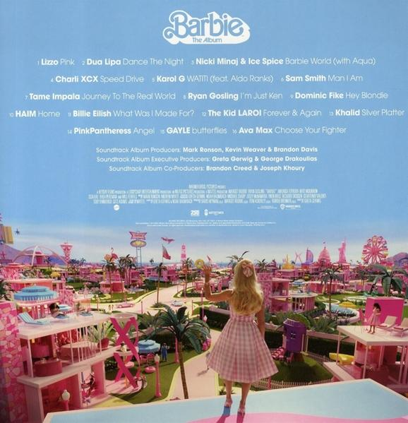 Albumcover mit Barbie in einer pinkfarbenen Barbie-Welt.