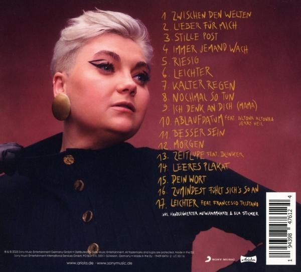 Album-Rückseite mit Titelliste und Porträt einer Frau. Text: Album-Titelliste.
