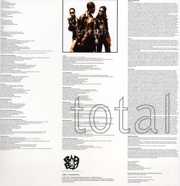 Albumcover mit einer Gruppe von drei Personen. Text: Total - Total.