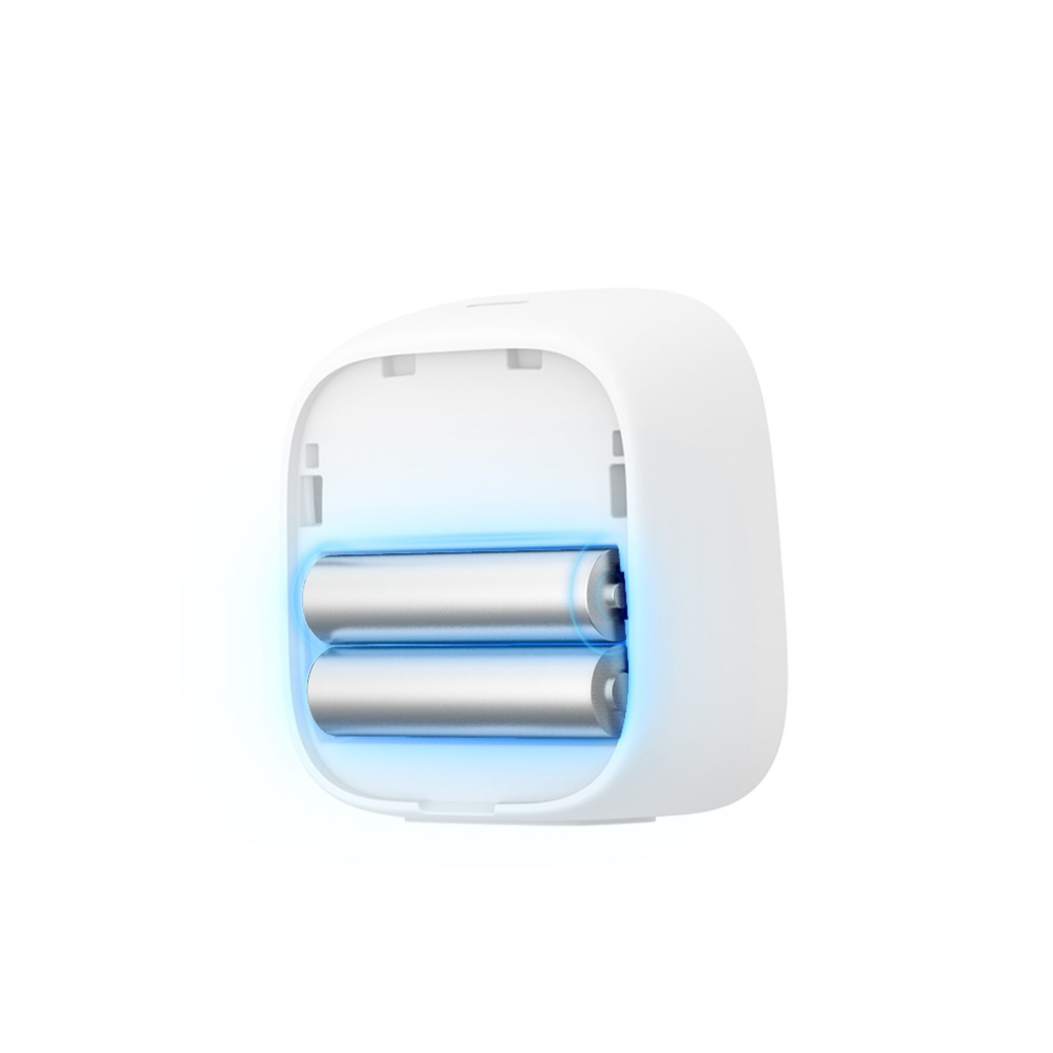Wit oplaadstation met twee AA-batterijen erin. De batterijen zijn zilverkleurig en het station heeft een blauwe gloed.