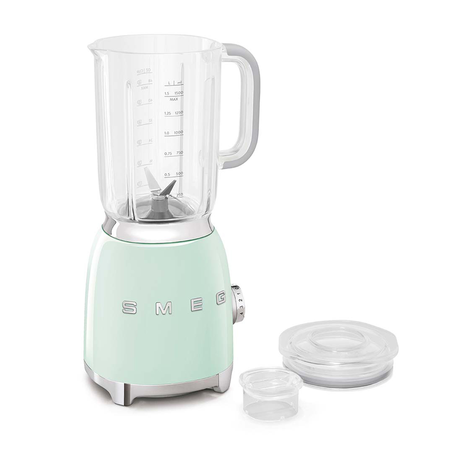 Frullatore verde menta con manico, caraffa trasparente e coperchio. Base argentata.