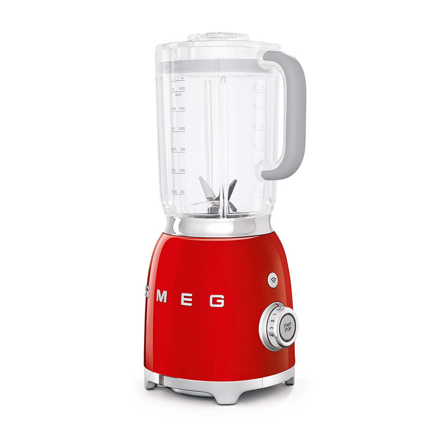 Frullatore Smeg rosso su sfondo bianco. Contenitore in plastica trasparente con manico grigio. Base argentata con manopola.