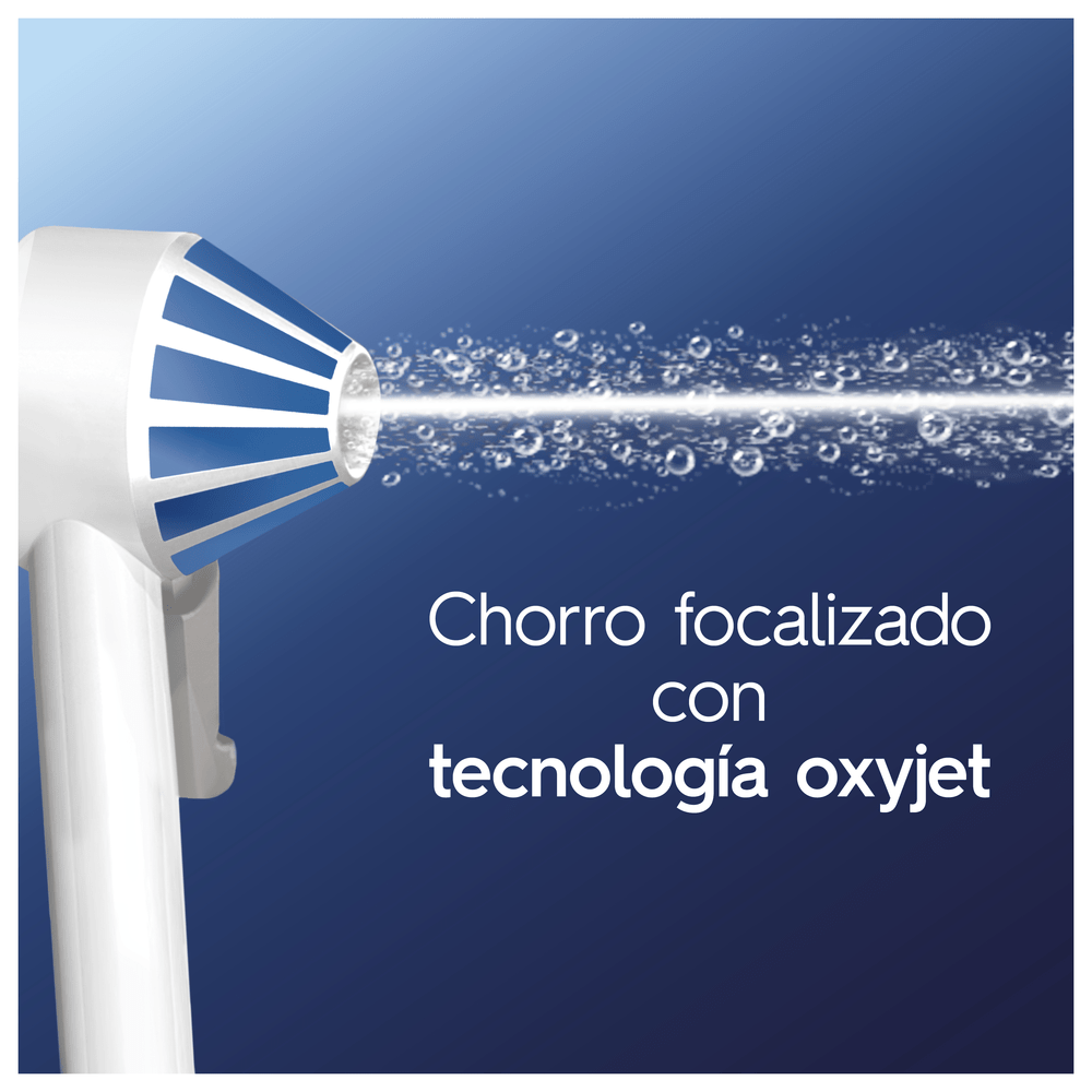 Un dispositivo de higiene bucal rociando agua. Texto en español: 'Chorro focalizado con tecnología oxyjet'.