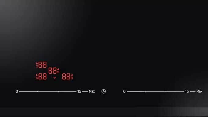 Czarna powierzchnia z czerwonymi wyświetlaczami cyfrowymi pokazującymi wiele '88' i linii oraz 'Max' na końcu.