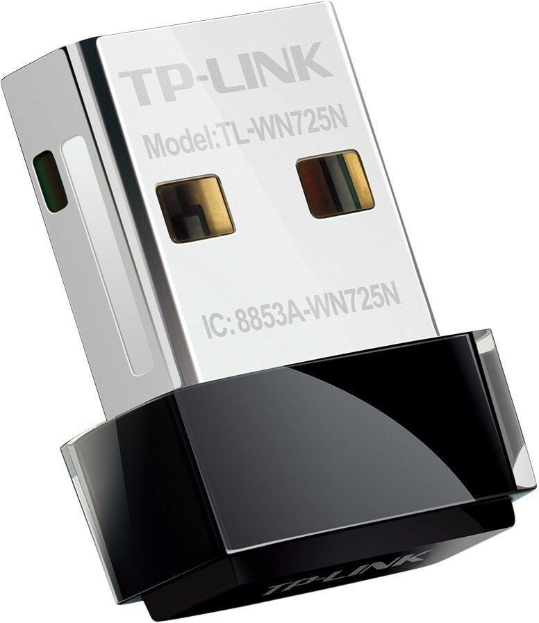 Srebrny i czarny adapter USB Wi-Fi TP-Link, pod kątem, z widocznymi informacjami o modelu i IC.