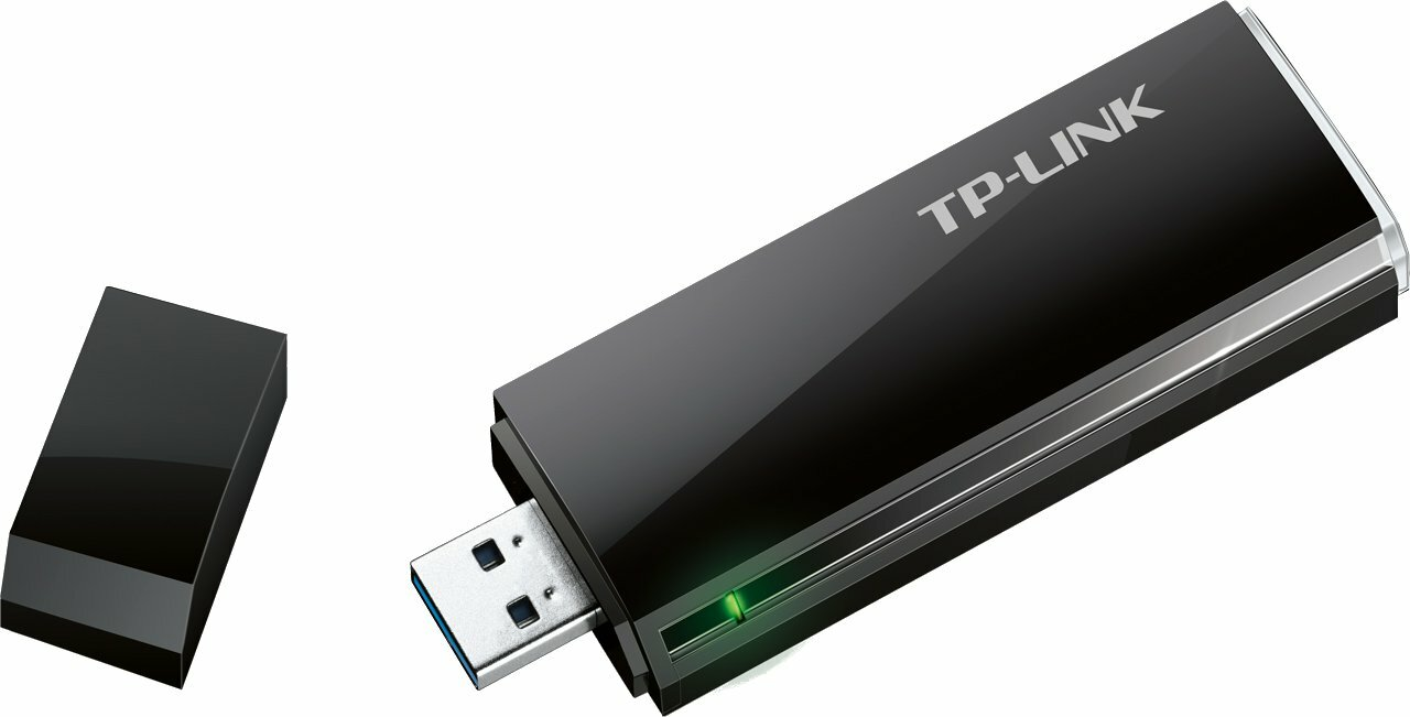 Czarny adapter wifi USB TP-Link z osłoną obok na białym tle.