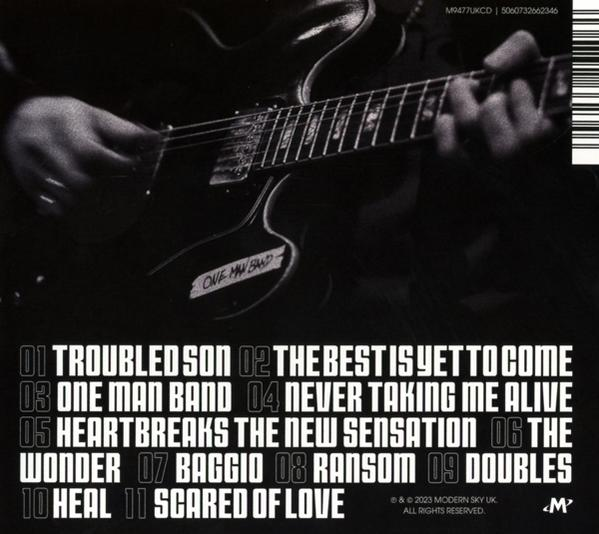 Albumcover mit Songtiteln. Schwarzer Hintergrund, mit Gitarre und Text in Weiß.