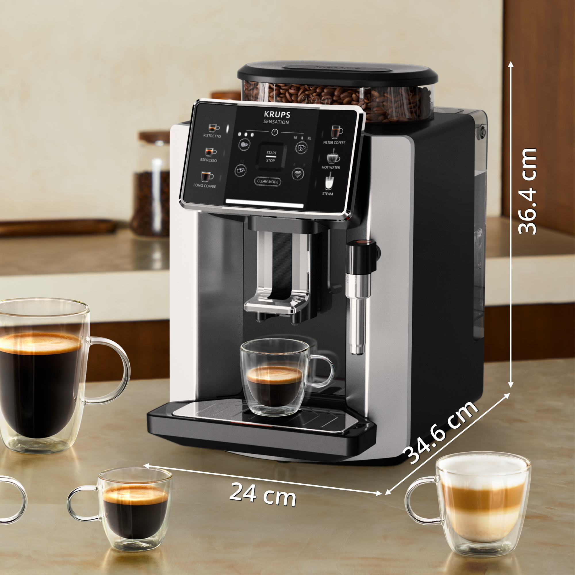 Una cafetera plateada y negra con dimensiones y tazas de café delante.