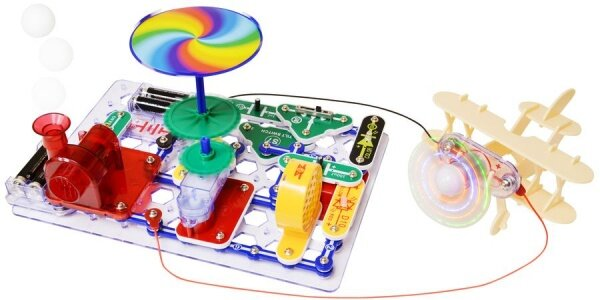 Zestaw elektroniczny z kolorową śmigłem i samolotem.