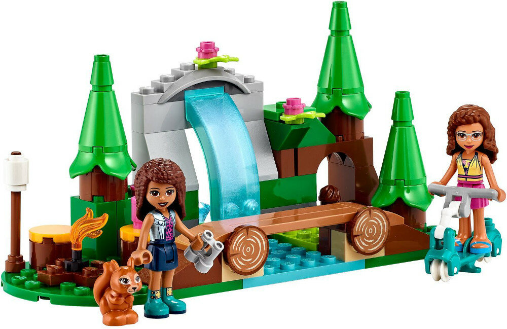Scena z Lego Friends. Dwie dziewczyny, most, drzewa, woda i wiewiórka.