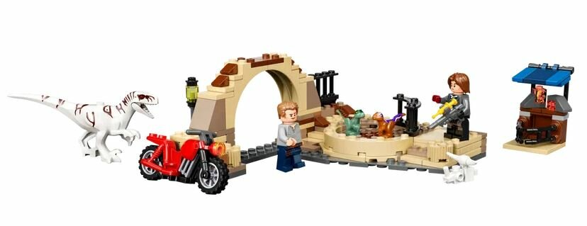 Klocki LEGO Jurassic World - Atrociraptor: pościg na motocyklu (76945)