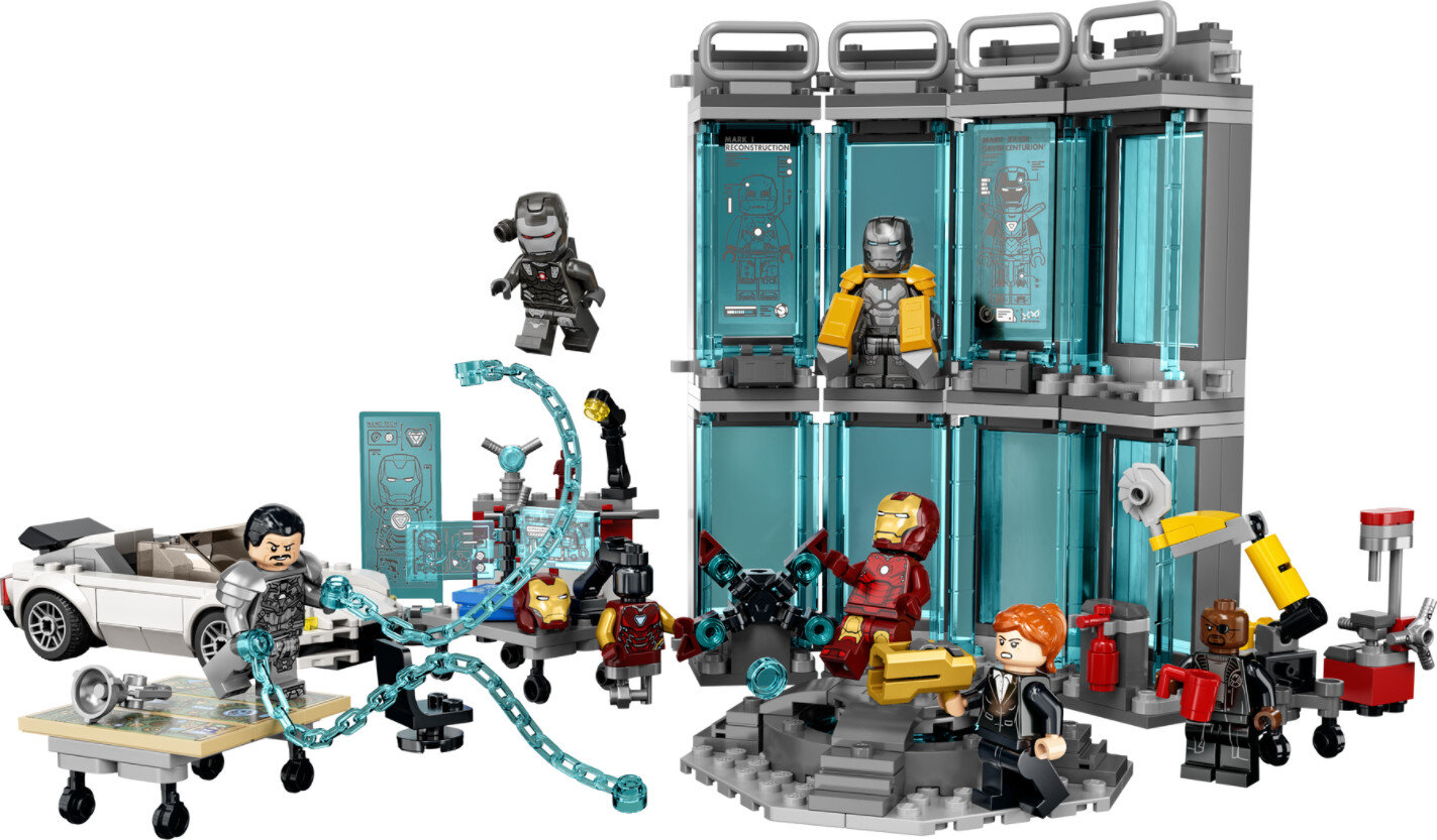 Zestaw Lego przedstawiający warsztat Iron Mana, z wieloma figurkami i akcesoriami Iron Mana.