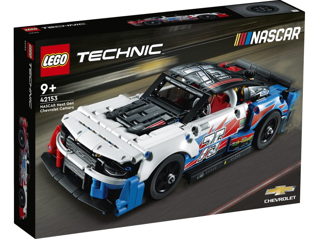Pudełko Lego Technic z samochodem wyścigowym NASCAR Chevrolet Camaro.