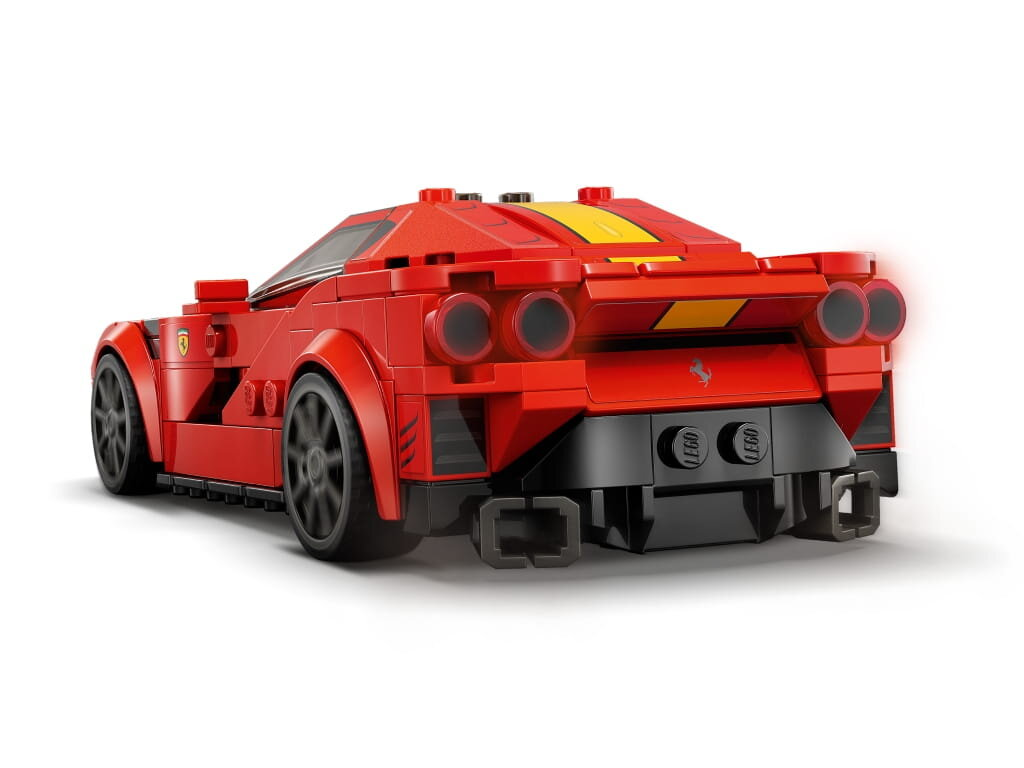 Czerwony samochód Ferrari Lego, widok z tyłu, ze światłami i detalami.