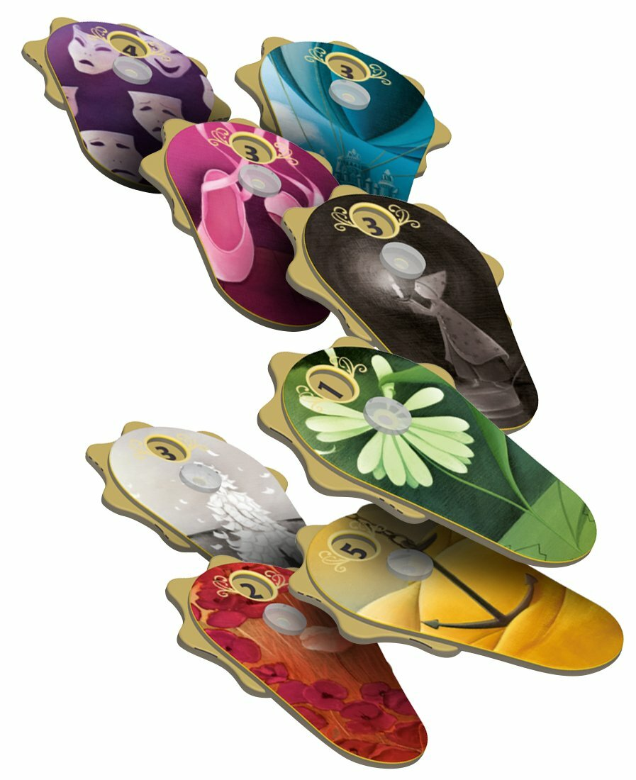 Dziewięć żetonów do gry, każdy z innym wzorem. Mają różne kształty, ze złotymi obramowaniami.