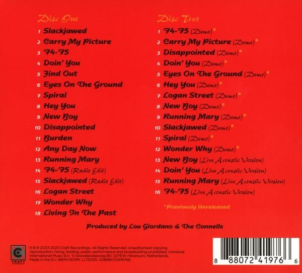 Albumcover mit Titellisten, schwarz-weiß, Text und einem Logo.