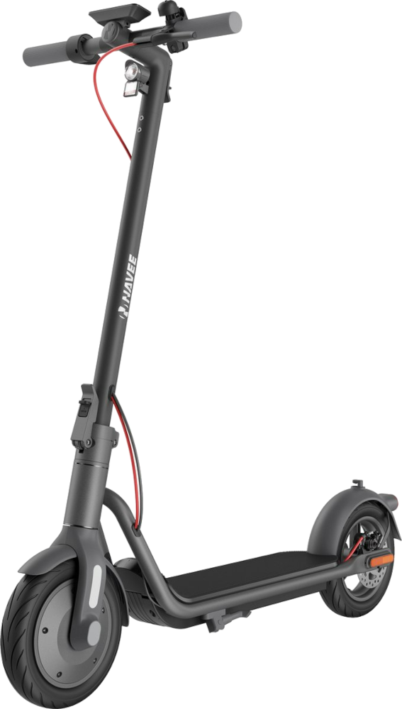 Trottinette électrique noire avec des touches de rouge. La trottinette est sur fond noir.