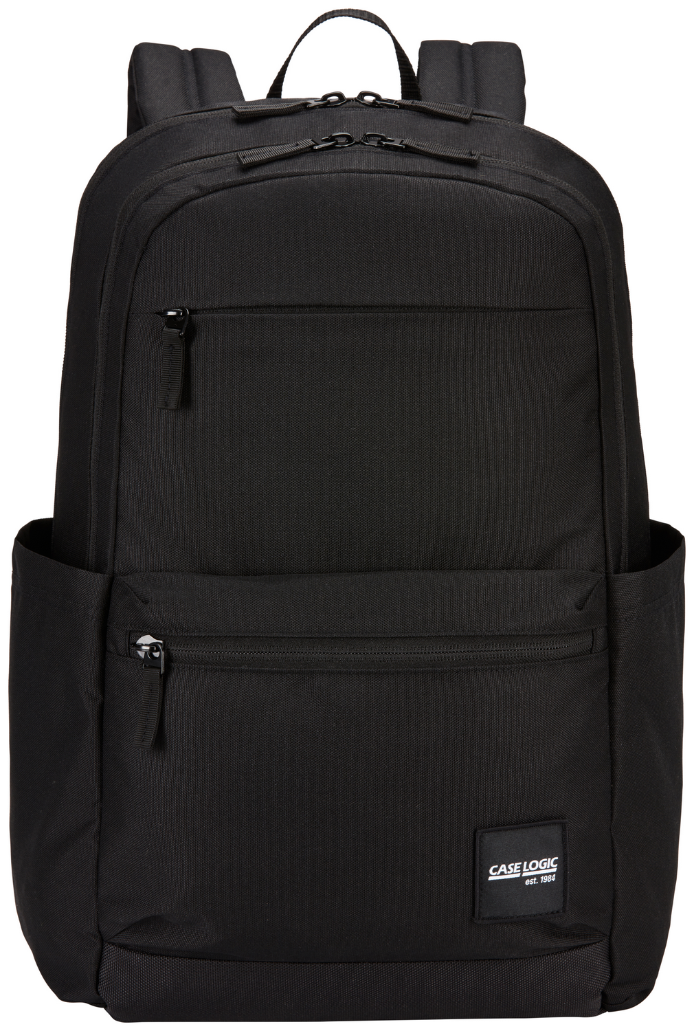 Una mochila Case Logic negra con múltiples compartimentos, con una etiqueta blanca.