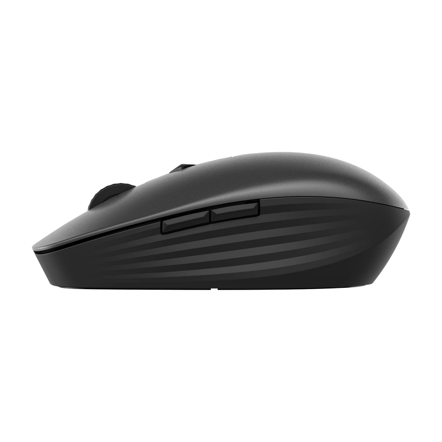 Gros plan d'une souris noire avec des côtés nervurés sur fond noir.