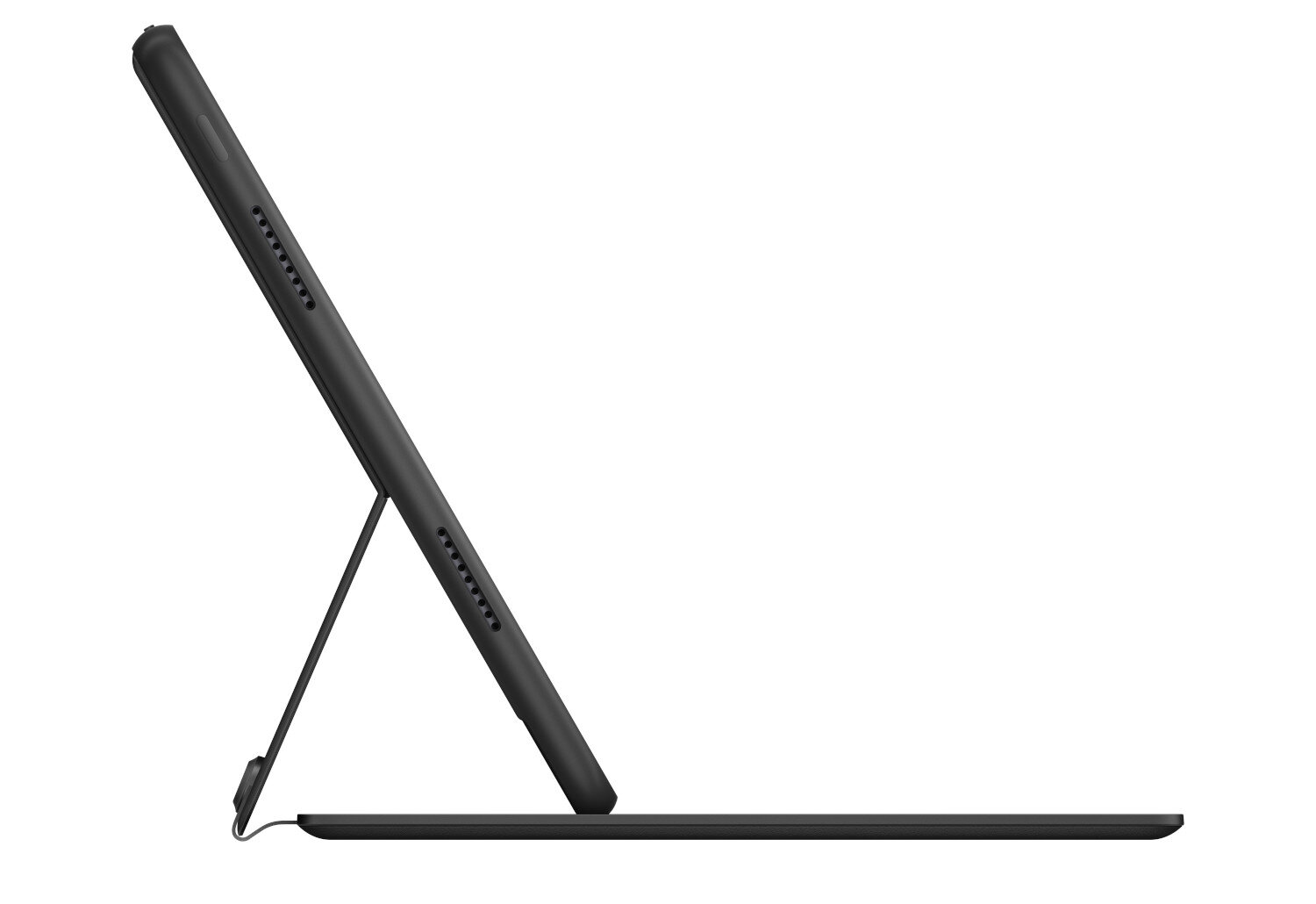 Czarny tablet z osłoną klawiatury, lekko pochylony, na białym tle.