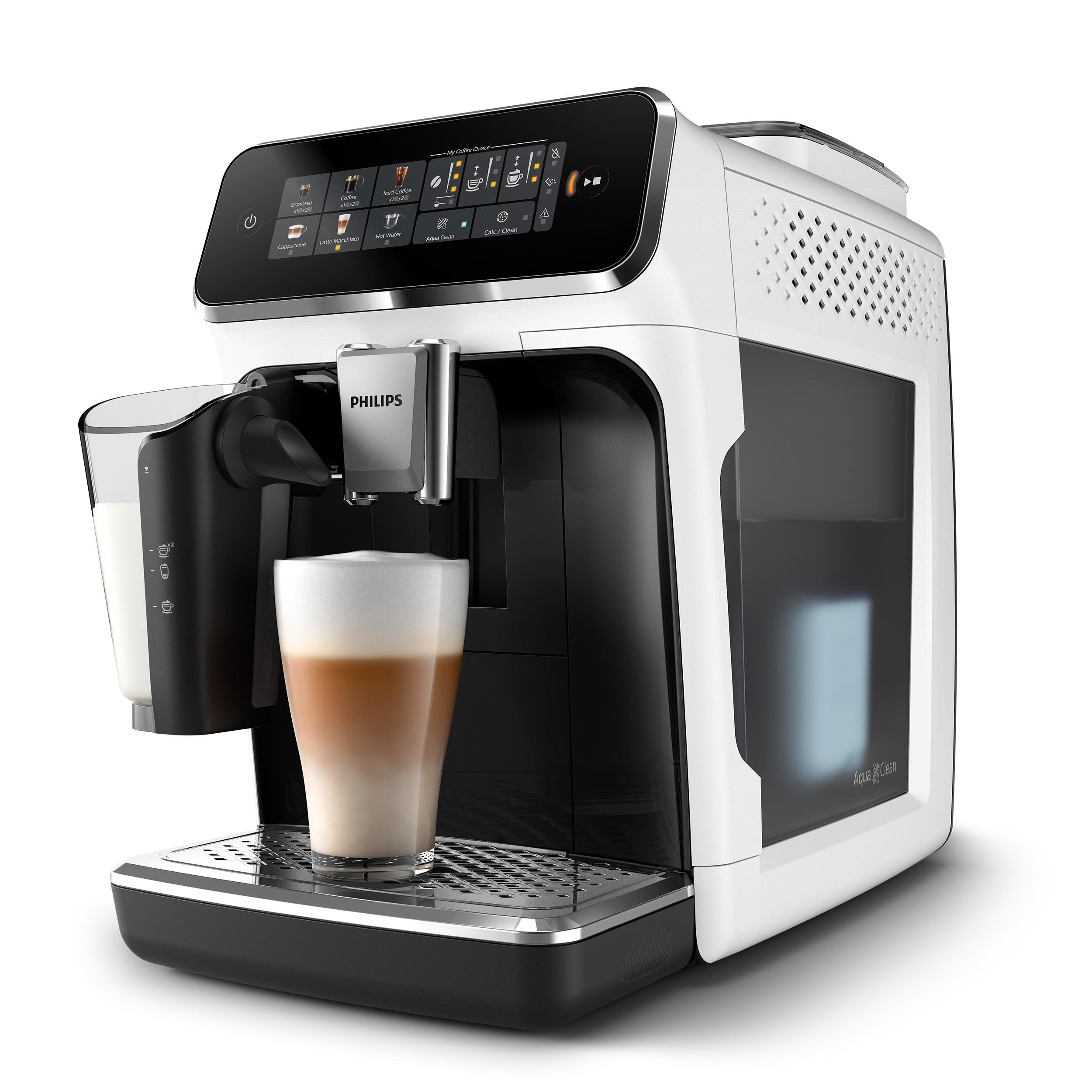 Eine weiß-schwarze Philips Kaffeemaschine mit einem Glas geschichtetem Kaffee.