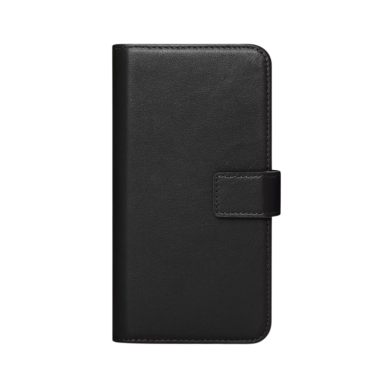 Étui de téléphone en cuir noir avec fermeture à fermoir. Sur fond noir.