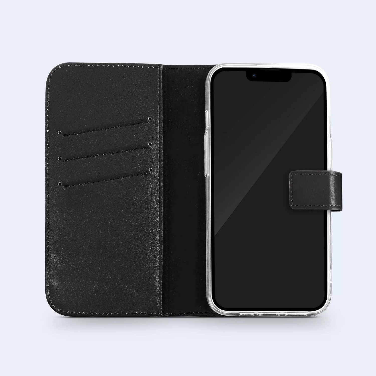 Téléphone noir dans un étui de type portefeuille en cuir noir avec fentes pour cartes sur une surface blanche.