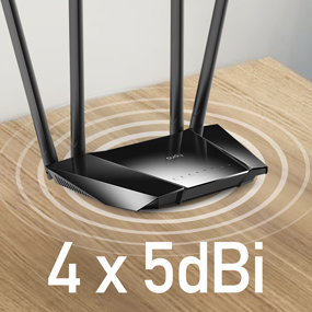 Fekete router 4 antennával egy faasztalon.