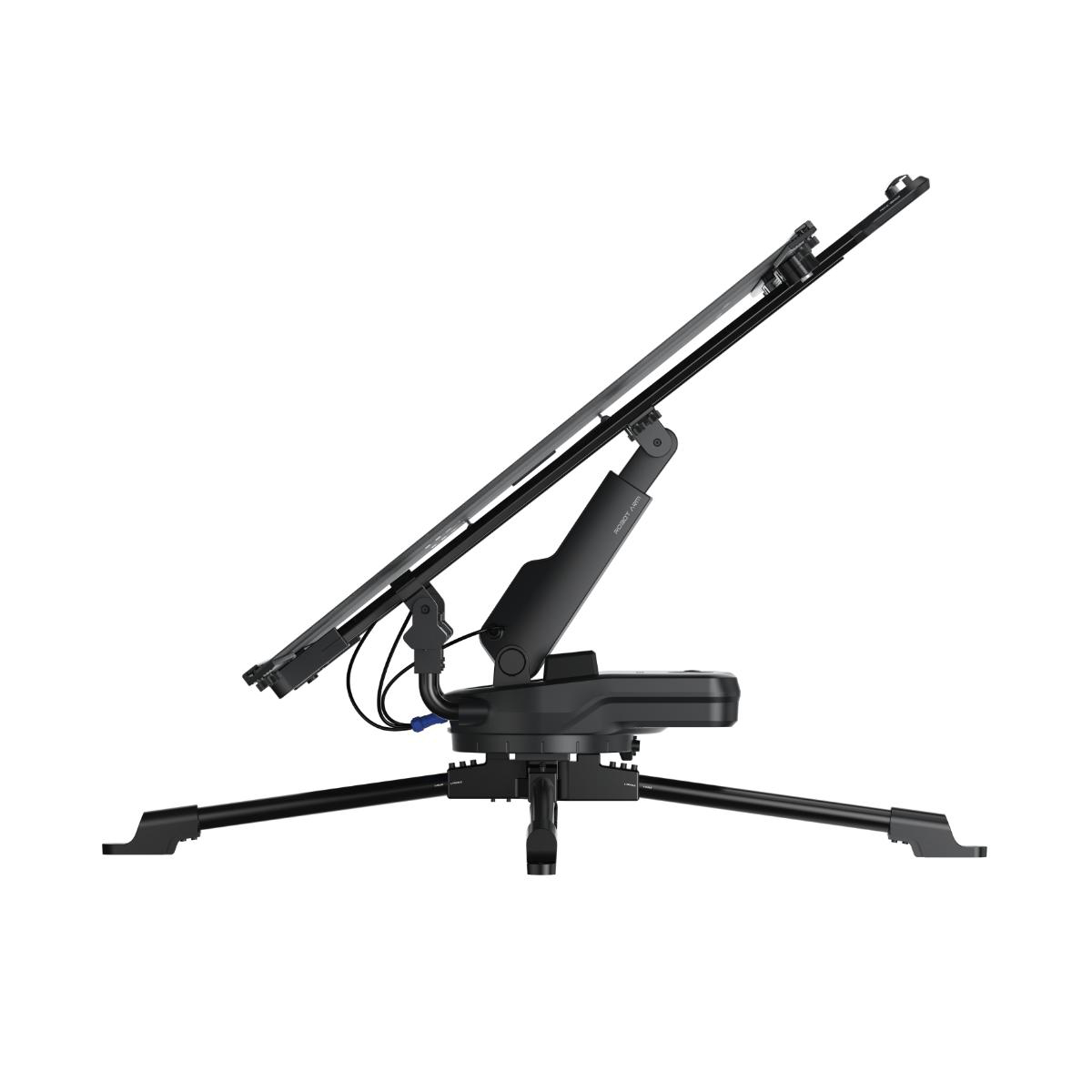 Schwarzes Kamerastativ mit langem Arm, der nach oben zeigt, vor weißem Hintergrund.